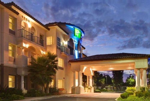Holiday Inn Express Hotel & Suites Corona an IHG Hotel - image 30