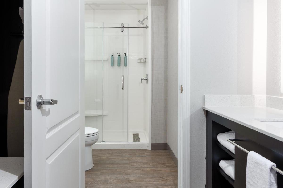 Residence Inn by Marriott Corona Riverside - image 3