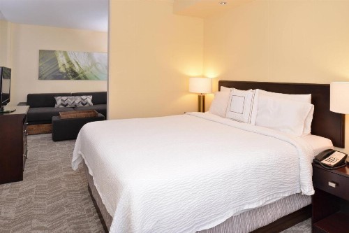 SpringHill Suites Corona Riverside - image 11
