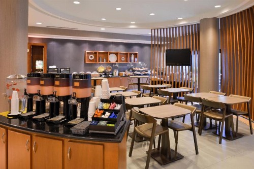 SpringHill Suites Corona Riverside - image 17