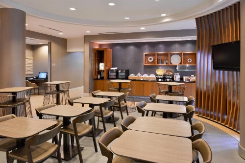 SpringHill Suites Corona Riverside - image 18