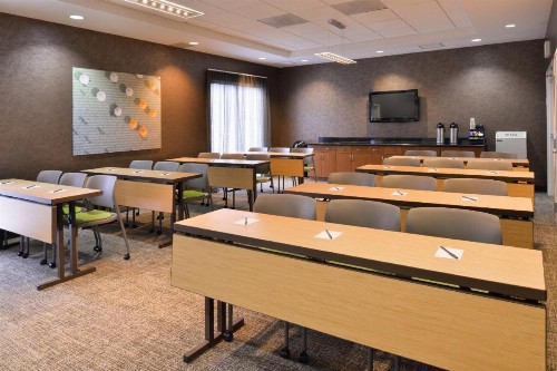 SpringHill Suites Corona Riverside - image 24