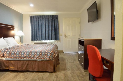 Welcome Inn Corona - image 28