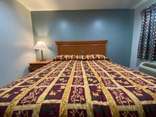 Welcome Inn Corona - image 36