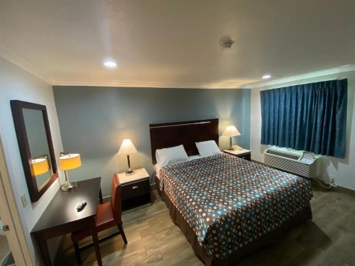 Welcome Inn Corona - image 49