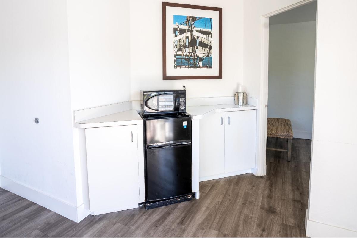 La Avenida Inn - image 6