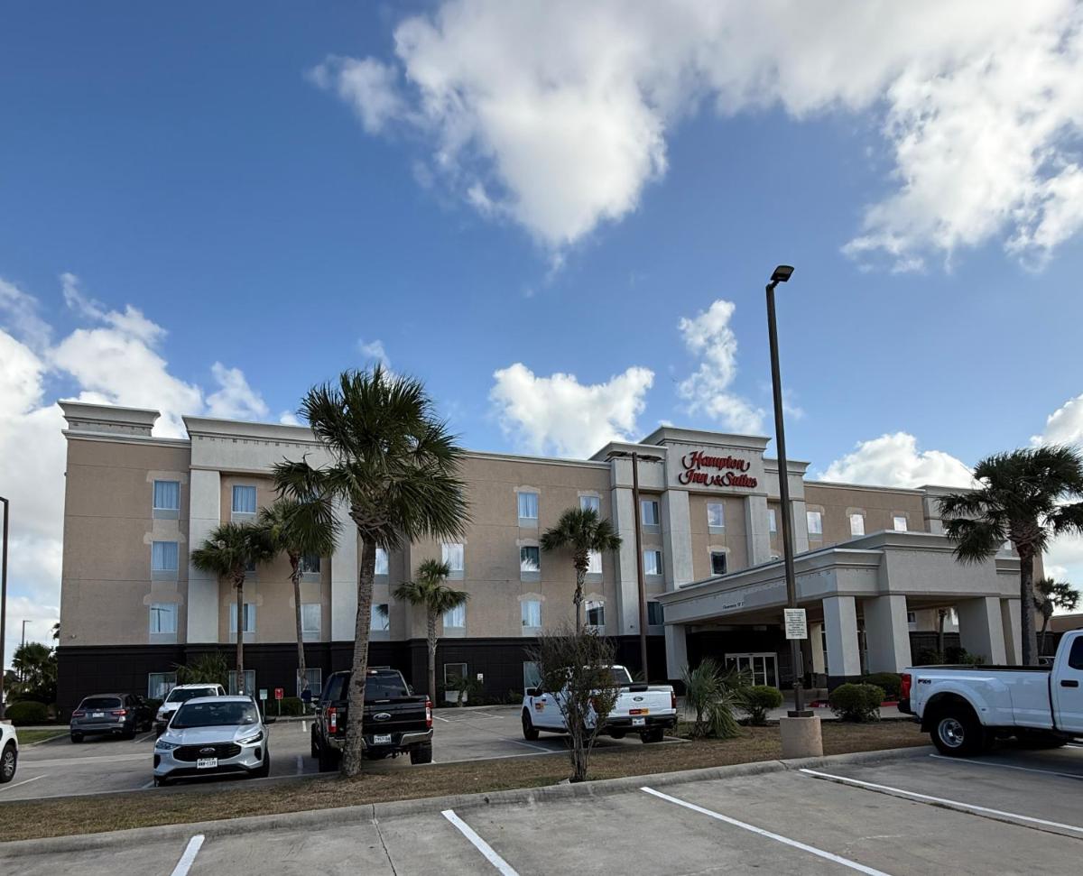 Hampton Inn & Suites Corpus Christi I-37 - Navigation Boulevard - image 4