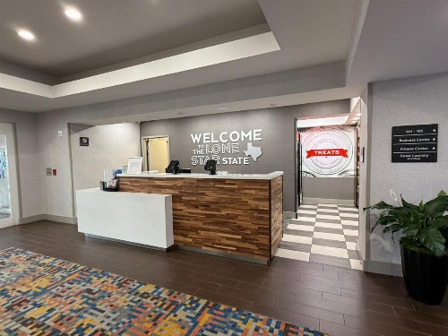 Hampton Inn & Suites Corpus Christi I-37 - Navigation Boulevard - image 3