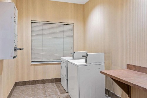 La Quinta by Wyndham Corpus Christi-N Padre Isl. - image 2
