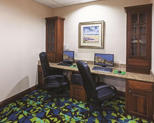 La Quinta by Wyndham Corpus Christi-N Padre Isl. - image 32