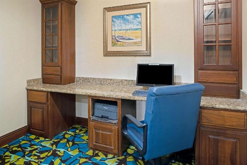 La Quinta by Wyndham Corpus Christi-N Padre Isl. - image 41