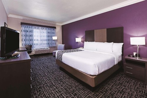 La Quinta by Wyndham Corpus Christi-N Padre Isl. - image 48