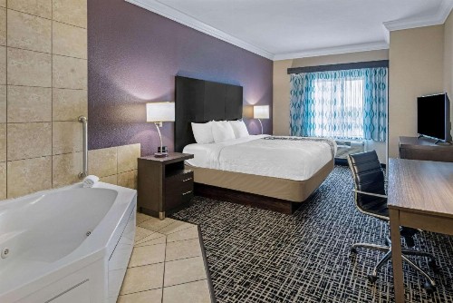 La Quinta by Wyndham Corpus Christi-N Padre Isl. - image 5