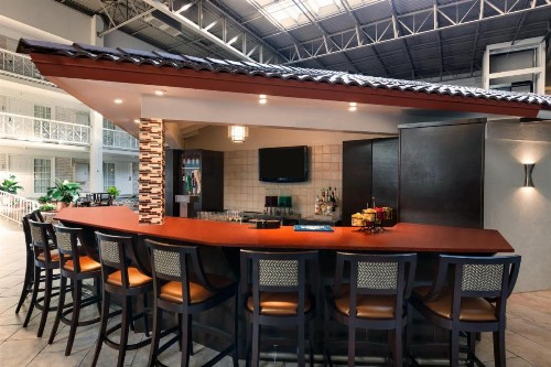 Embassy Suites Corpus Christi - image 16