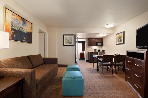 Embassy Suites Corpus Christi - image 20