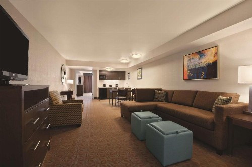 Embassy Suites Corpus Christi - image 21
