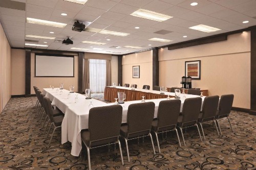 Embassy Suites Corpus Christi - image 35