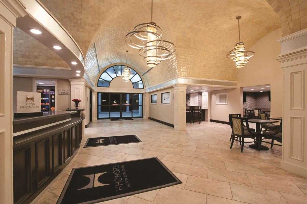 Embassy Suites Corpus Christi - image 5
