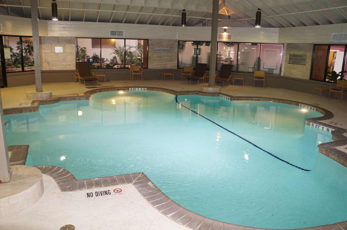 Embassy Suites Corpus Christi - image 6