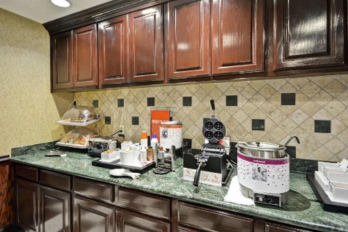 Hampton Inn Corpus Christi - Northwest I-37 - image 5