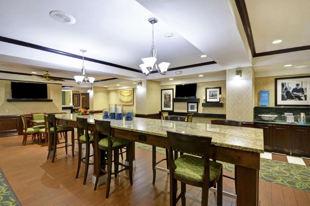 Hampton Inn Corpus Christi - Northwest I-37 - image 7