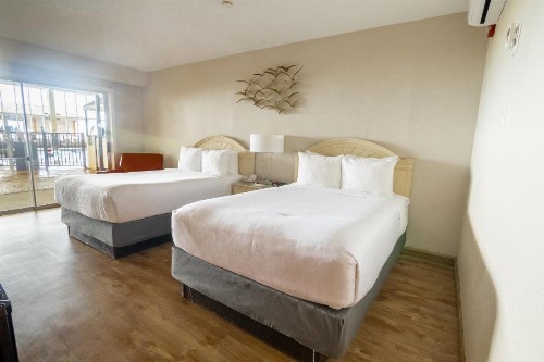 Emerald Beach Hotel Corpus Christi - image 20