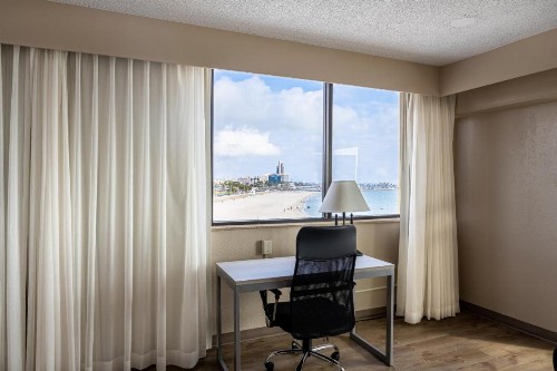 Emerald Beach Hotel Corpus Christi - image 28