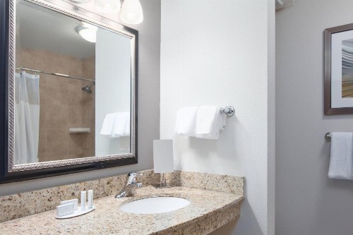 Courtyard by Marriott Corpus Christi - image 13