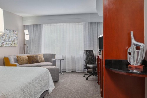 Courtyard by Marriott Corpus Christi - image 9