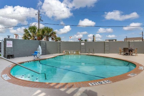 Comfort Suites Near Texas A&M Corpus Christi - image 8