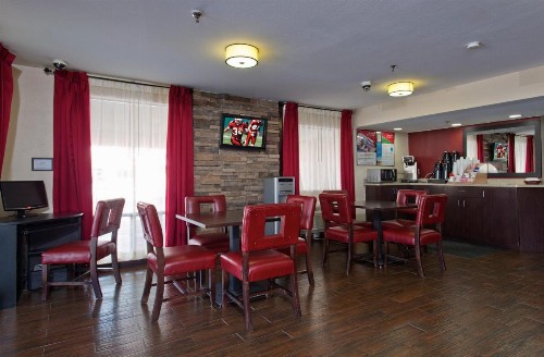 Red Roof Inn Corpus Christi South - image 14
