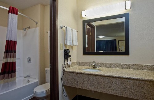 Red Roof Inn Corpus Christi South - image 18