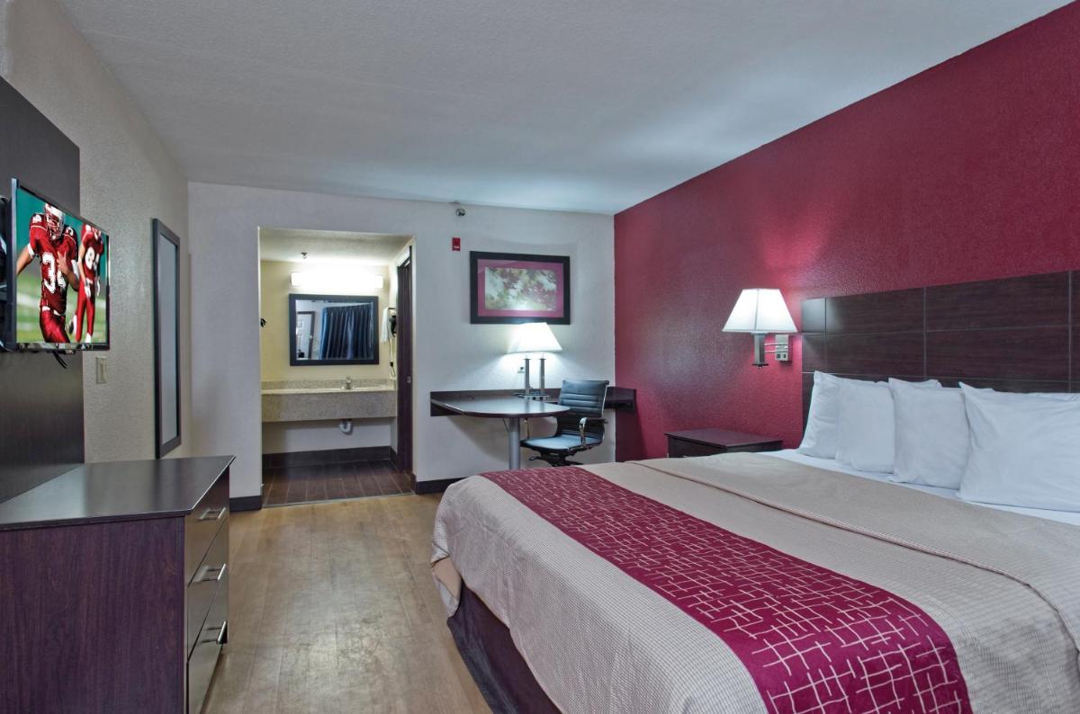 Red Roof Inn Corpus Christi South - image 4