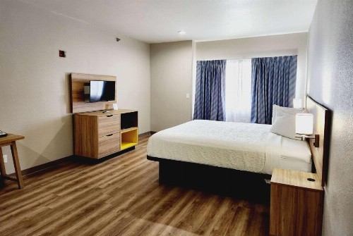 Days Inn & Suites by Wyndham Corpus Christi Central - image 10