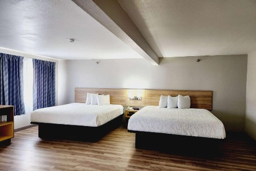 Days Inn & Suites by Wyndham Corpus Christi Central - image 18