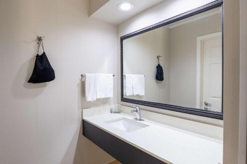 Best Western Paradise Inn - image 12