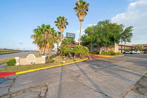 La Quinta Inn by Wyndham Corpus Christi North - image 30
