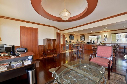 Super 8 by Wyndham Corpus Christi Northwest - image 15