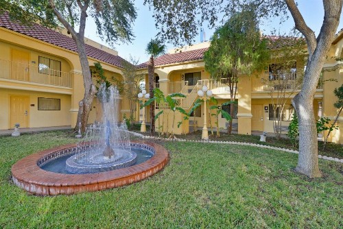 Super 8 by Wyndham Corpus Christi Northwest - image 17