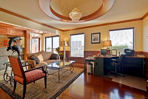 Super 8 by Wyndham Corpus Christi Northwest - image 21