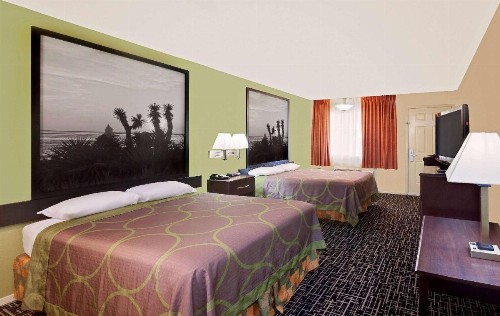 Super 8 by Wyndham Corpus Christi Northwest - image 5