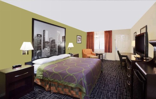 Super 8 by Wyndham Corpus Christi Northwest - image 7