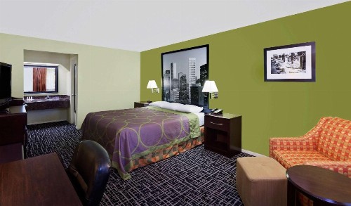 Super 8 by Wyndham Corpus Christi Northwest - image 8