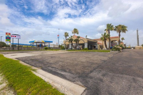 Rodeway Inn Corpus Christi I-37 - image 5