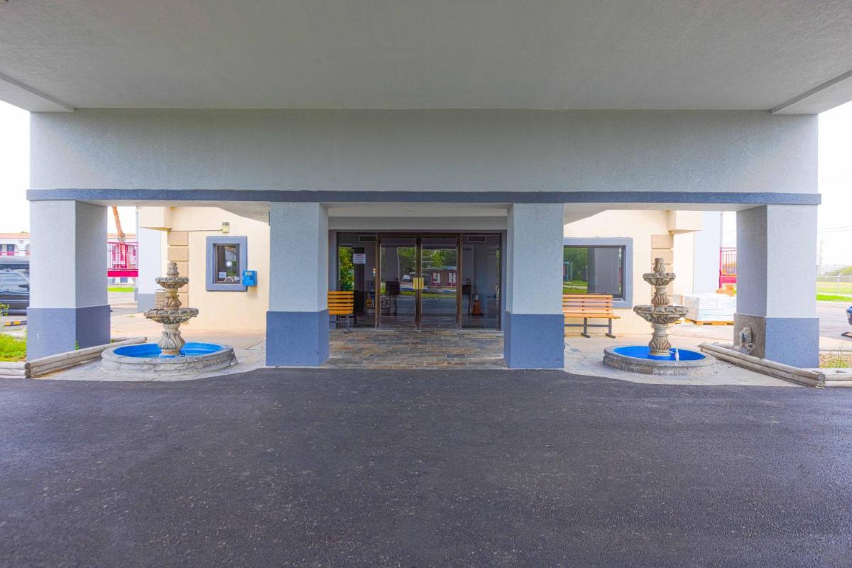 Rodeway Inn Corpus Christi I-37 - image 6