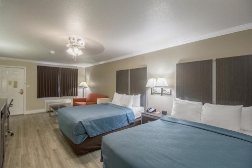 Econo Lodge Inn & Suites Corpus Christi - image 13