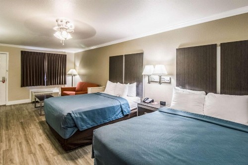 Econo Lodge Inn & Suites Corpus Christi - image 18