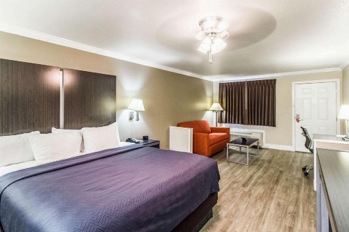 Econo Lodge Inn & Suites Corpus Christi - image 20