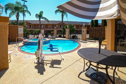 Econo Lodge Inn & Suites Corpus Christi - image 42