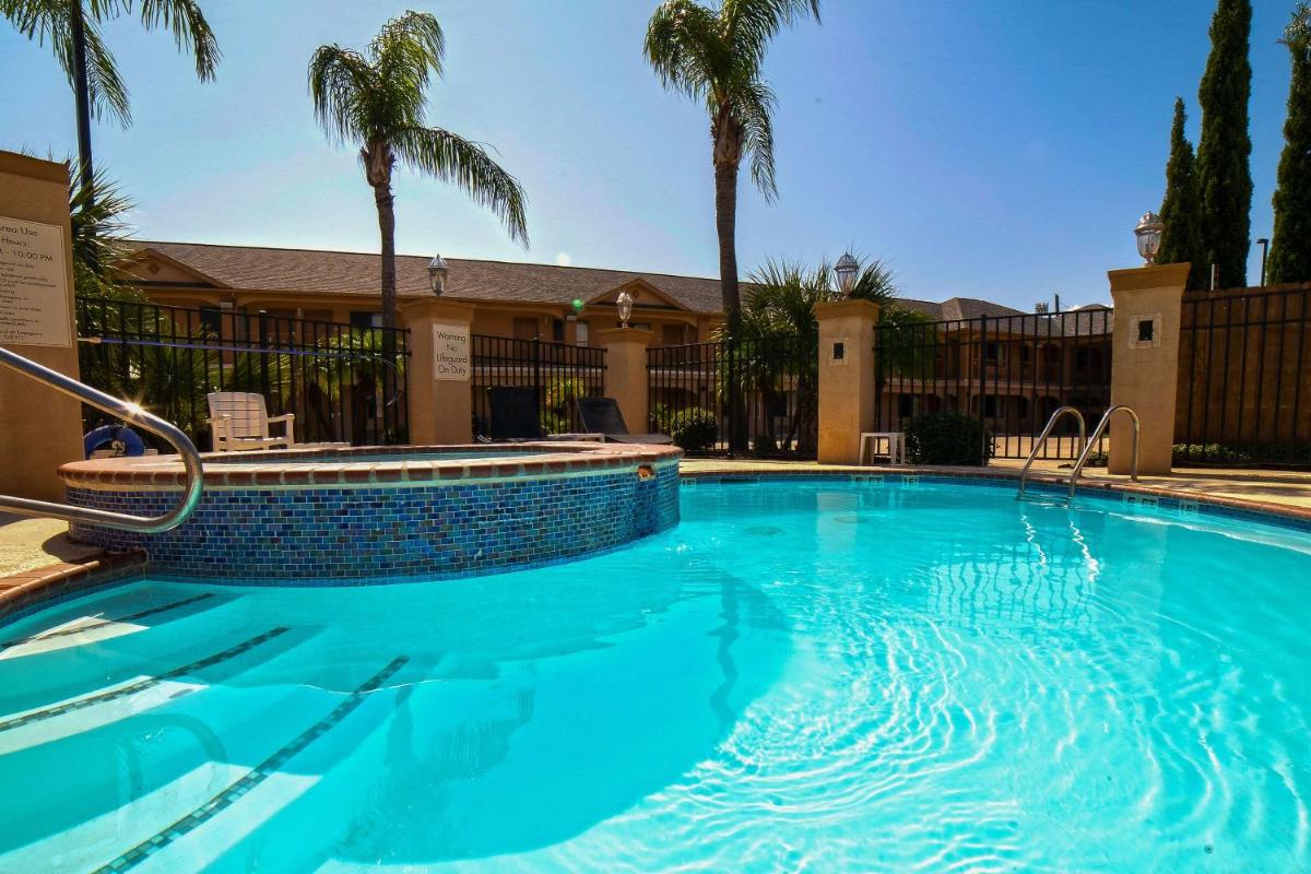 Econo Lodge Inn & Suites Corpus Christi - image 6